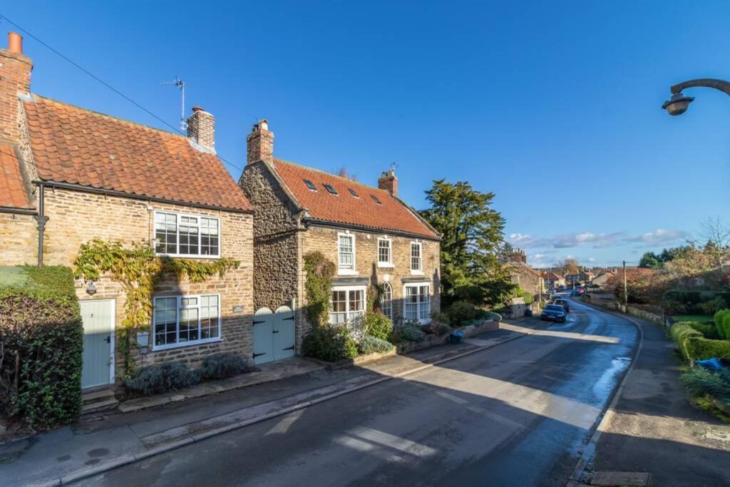 Dene Cottage, Welburn Buitenkant foto